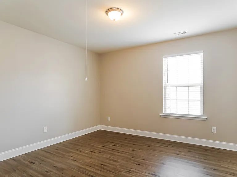 335 Clubhouse Dr — Photo 15