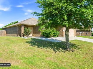 1413 N Houston St, Royse City, TX 75189