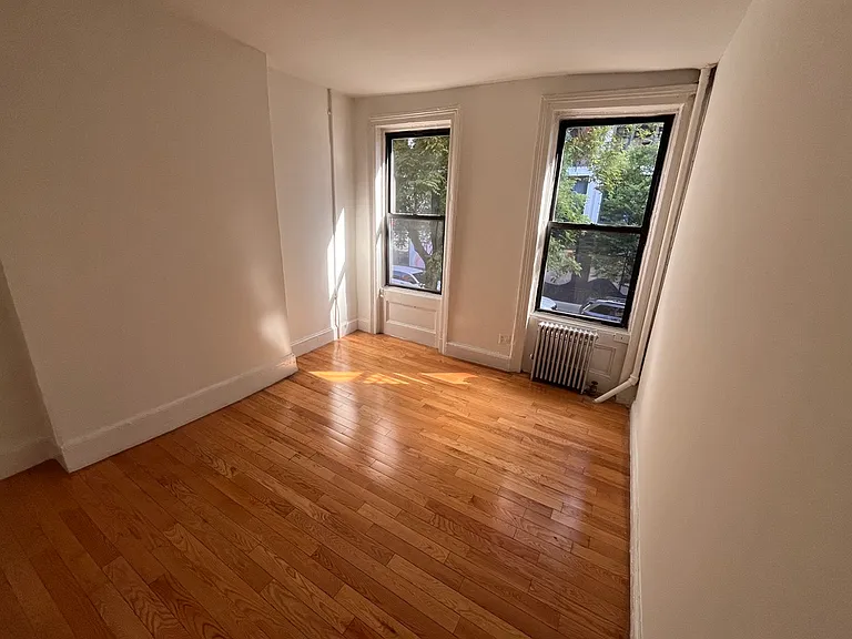 503 W 45th St #2E — Photo 2