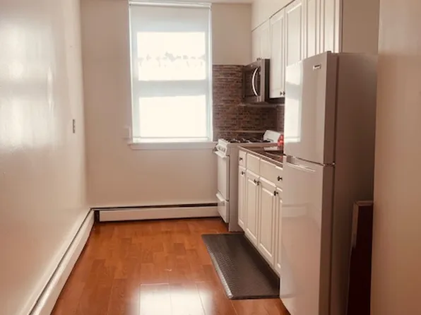 221 Sip Avenue image 2 of 5