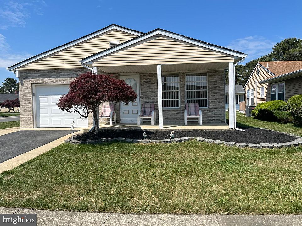 1st image of 39 Stockport Dr