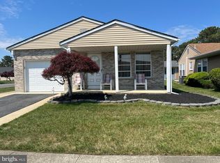 39 Stockport Dr, Toms River, NJ 08757