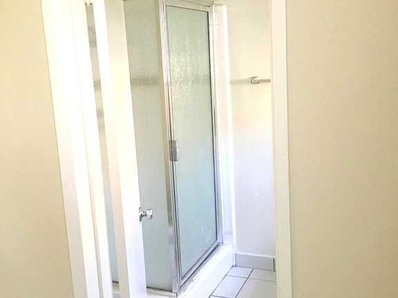 5th image of 17938 Burbank Blvd #27
