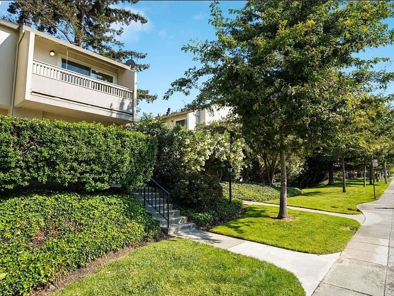 626 S Fair Oaks Ave — Photo 23