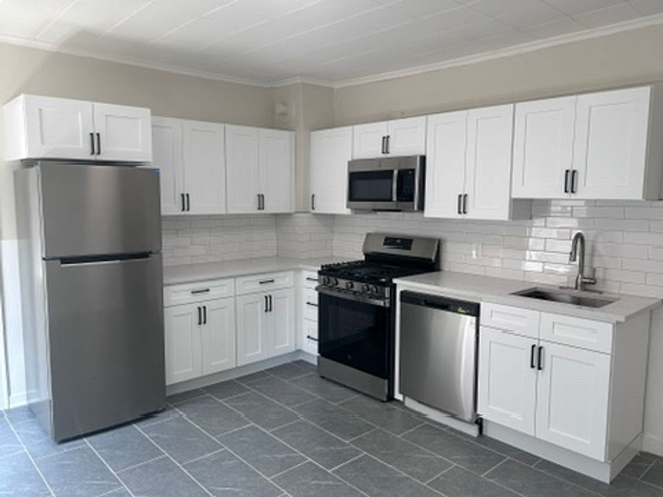 1st image of 23 Howe St #2