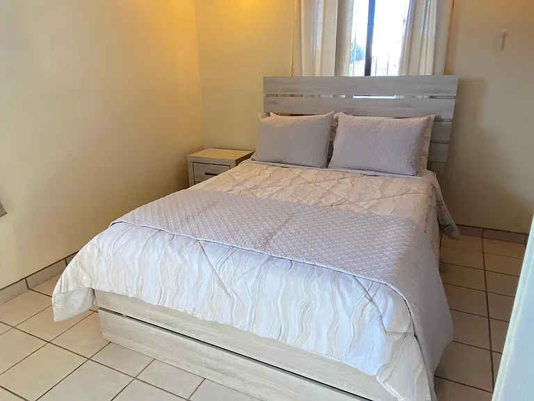 2401 N Jordan Dr — Photo 10