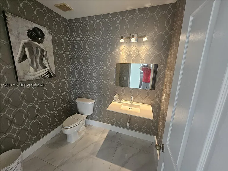 18794 SW 17th Ct — Photo 10
