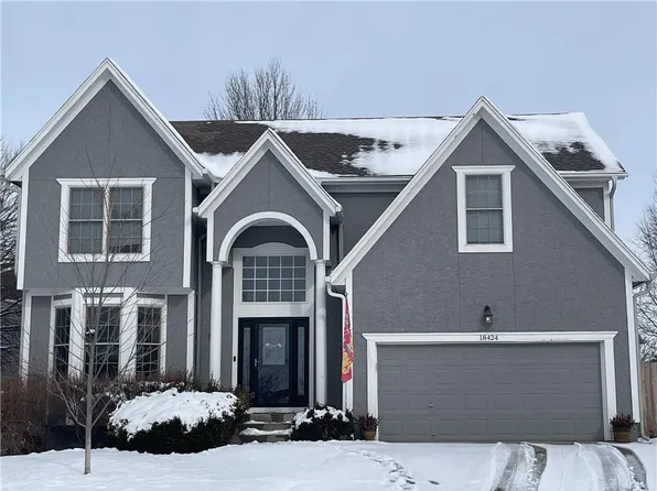 18424 W 153rd Ter, Olathe, KS 66062
