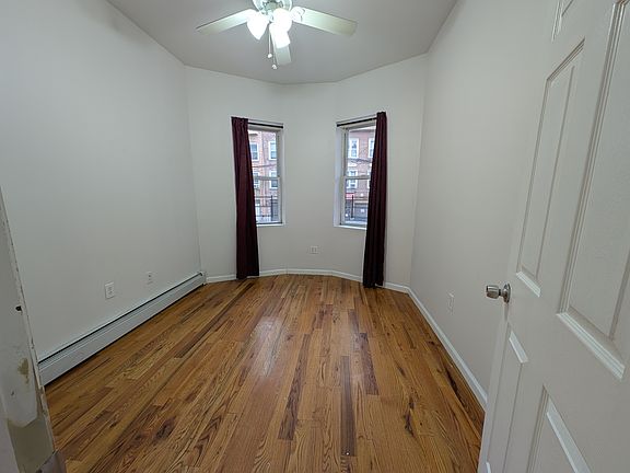 3rd image of 1381 Clay Ave #1