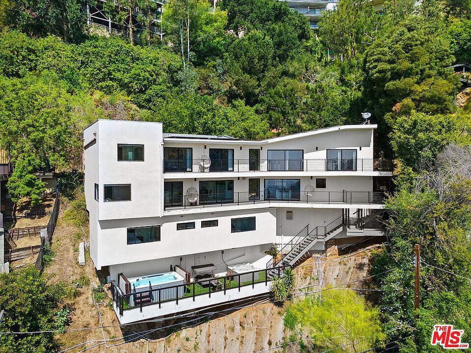 8514 Hillside Ave, Los Angeles, CA 90069 | Zillow