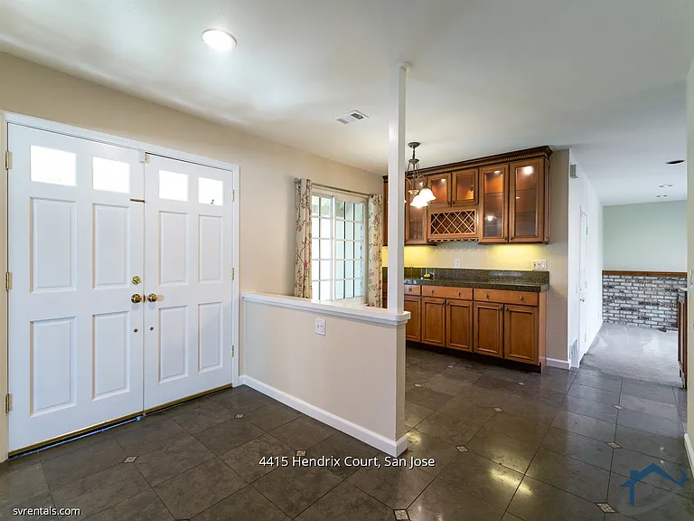 4415 Hendrix Ct — Photo 3