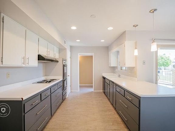 4th image of 10403 W Saratoga Cir