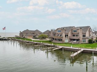 26230 Harbour Pointe Dr, Harrison Township, MI 48045