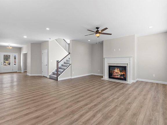 2nd image of 1 Waterford Ii Lakeview Farms