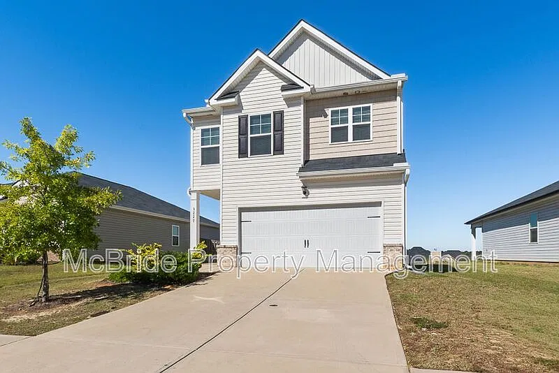 4 bed, 2.5 bath, 1976 sqft, $2,100 — Photo 3