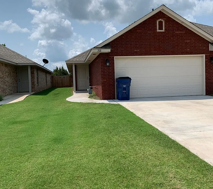 242 Woodbriar