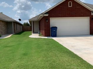 202 Woodbriar Rd, Noble, OK 73068