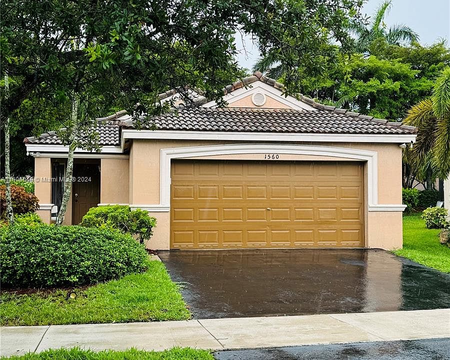 1st image of 1560 Canary Island Dr