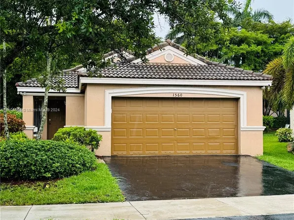 1560 Canary Island Dr, Fort Lauderdale, FL 33327