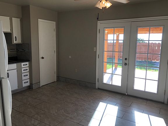 4th image of 12 Valley View Ave