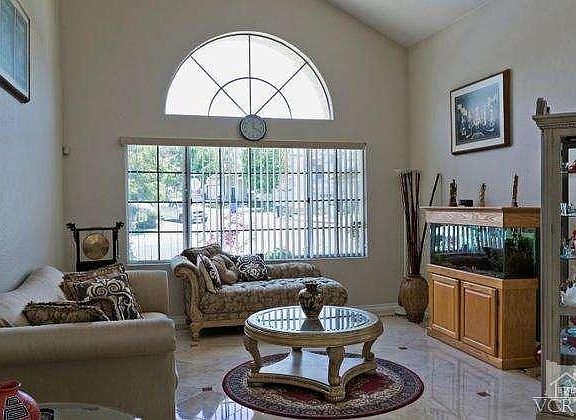 5th image of 658 Trousdale St