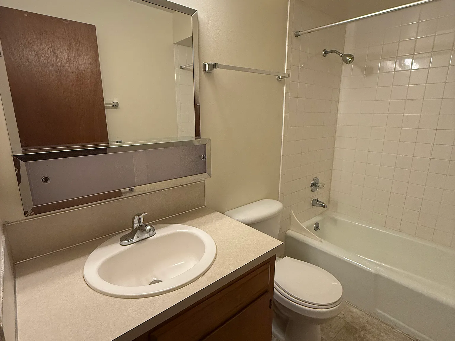 1 bed, 786 sqft, $1,265 — Photo 2