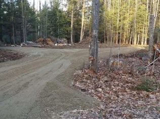 17 Shues Ln, Dexter, ME 04930