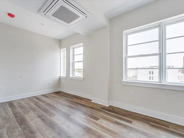237 Washington St #503 — Photo 9