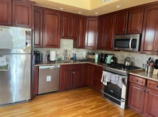 90 Browne St #2F, Brookline, MA 02446