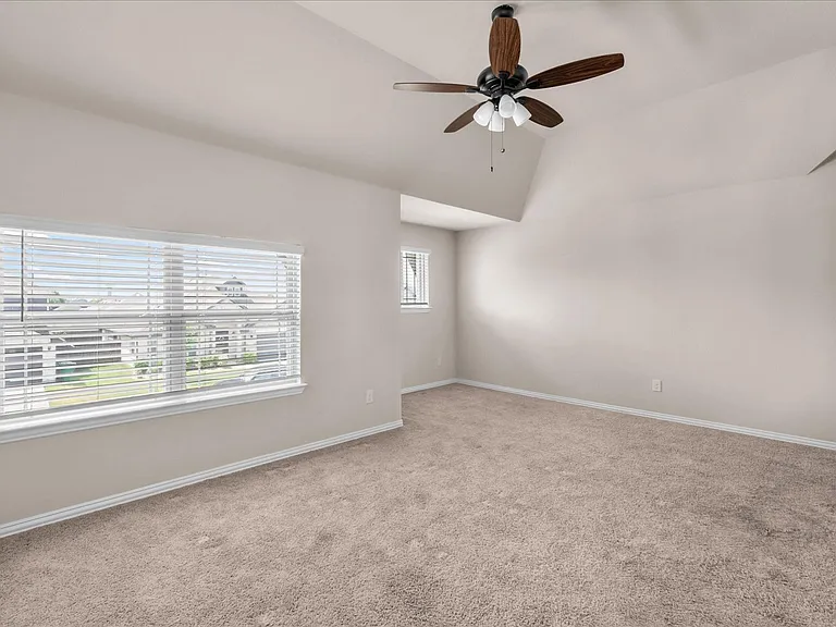 350 Red Cedar Dr — Photo 18