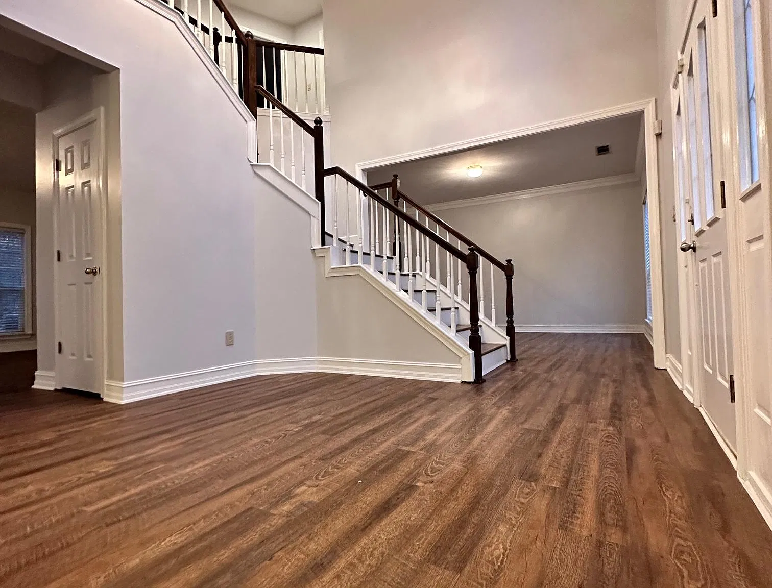 5 bed, 2.5 bath, 3800 sqft, $3,000 — Photo 4