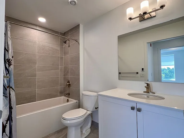 19 B West St N #406 — Photo 20