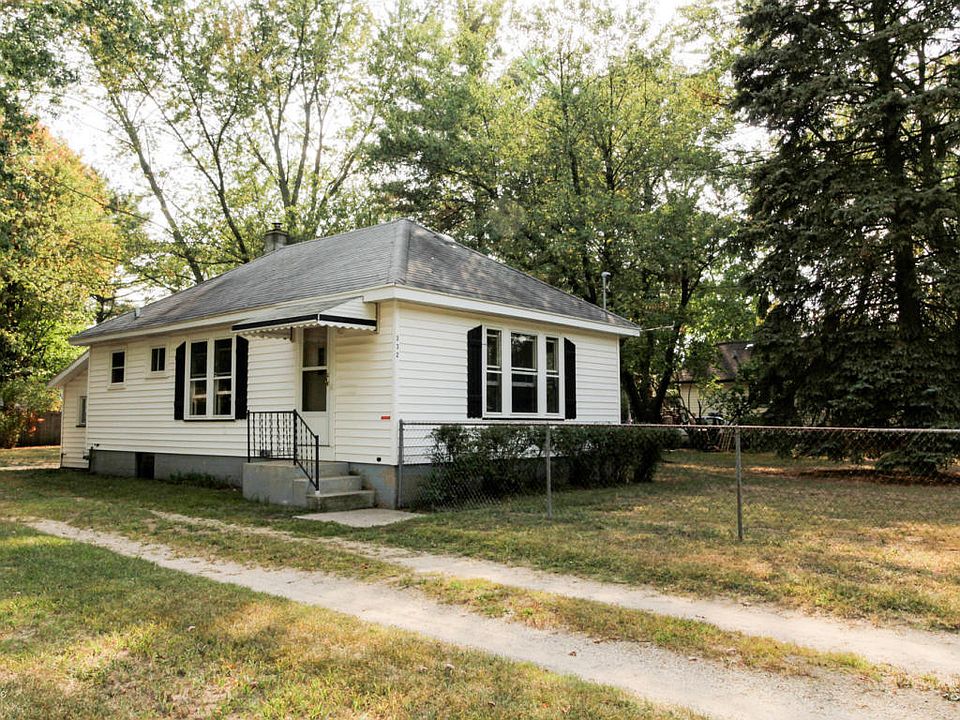 1st image of 332 43rd St SE