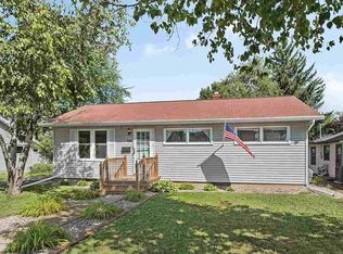 926 Sherry St, Neenah, WI 54956