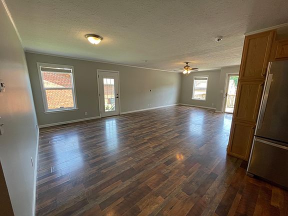5th image of 411 Hamlett Dr