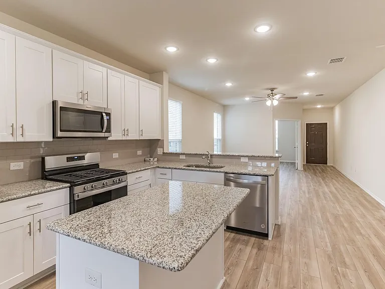 804 Cormorant St — Photo 11