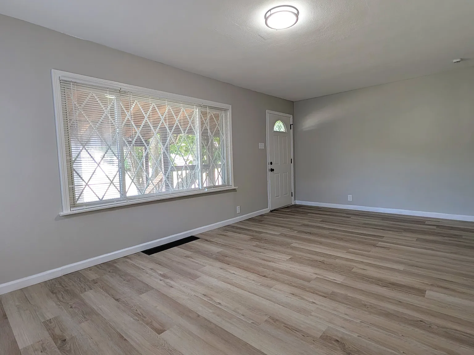 3 bed, 1050 sqft, $1,500 — Photo 4