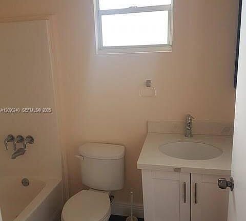 4th image of 1519 N 59th Ter