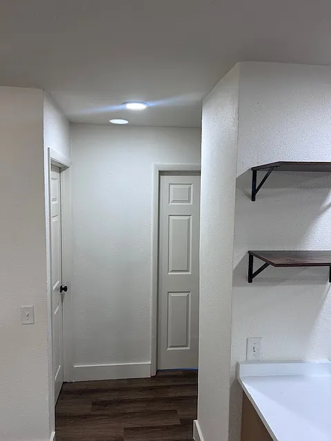 2 bed, 576 sqft, $1,100 — Photo 3
