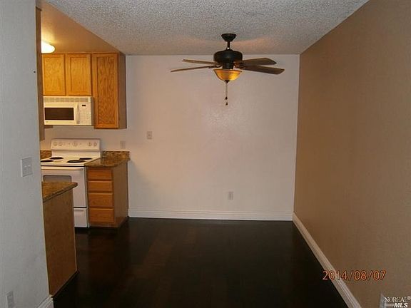 2nd image of 552 Arcadia Dr