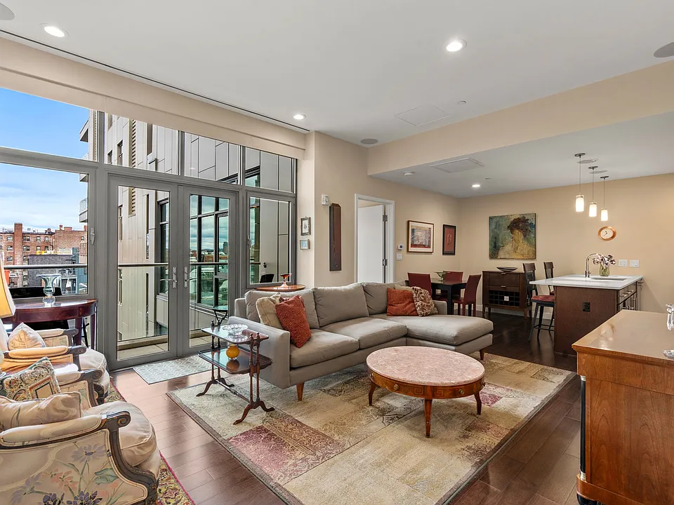 43 Westland Ave #605