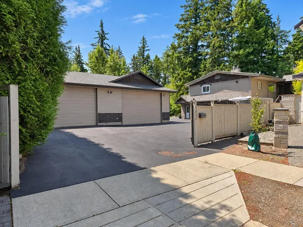 5825 135th St, Surrey, BC V3X 1L2