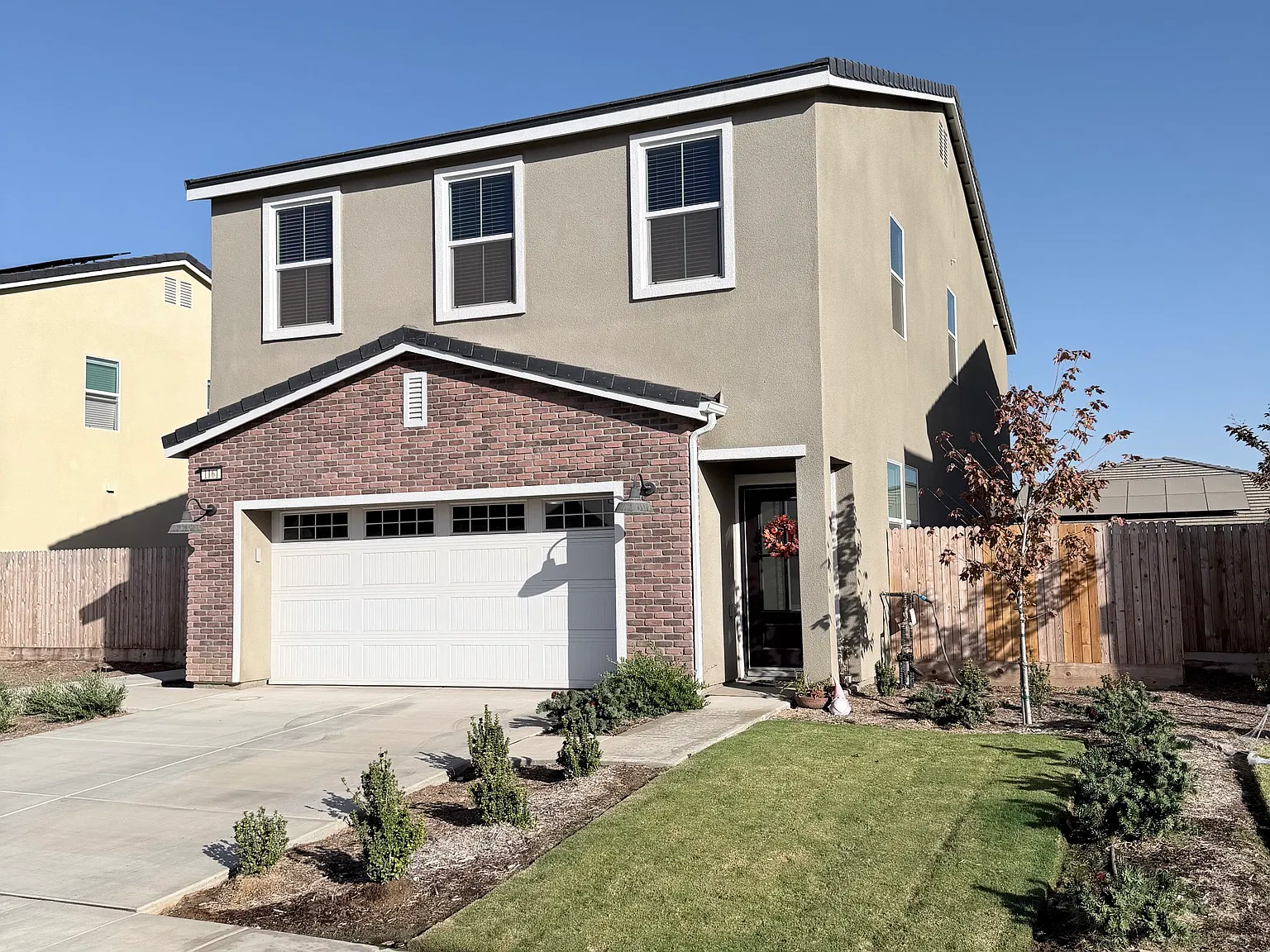 4 bed, 2.5 bath, 2116 sqft, $2,995 — Photo 2