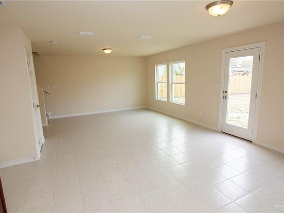 3rd image of 621 Eastwood Ln