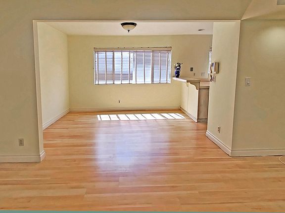 5th image of 26006 Alizia Canyon Dr Unit C