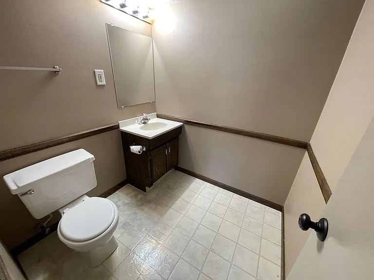 12814 S 28th Ave — Photo 13
