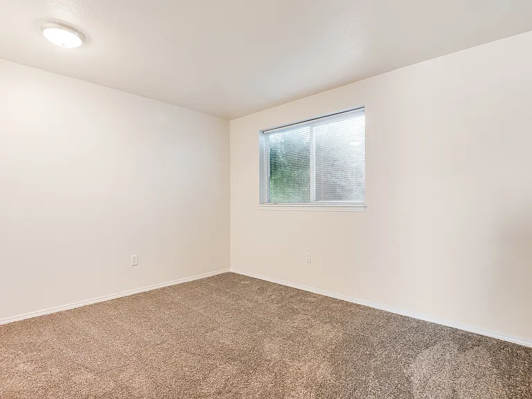 Park Avenue Village Apartments — Photo 22