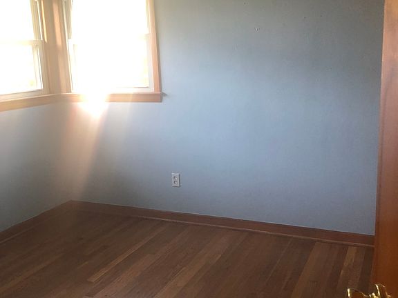 2nd image of 24 Bedford Ct