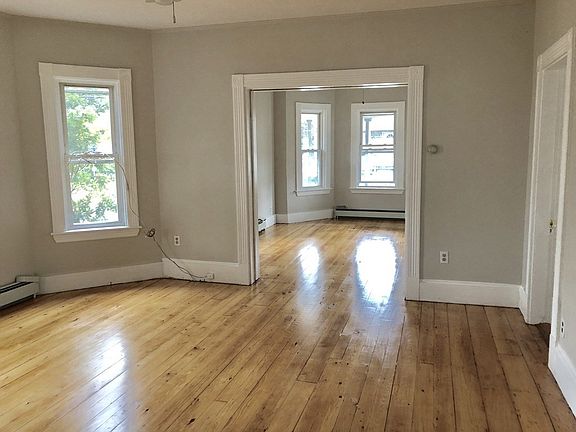 4th image of 52 Hodges Ave
