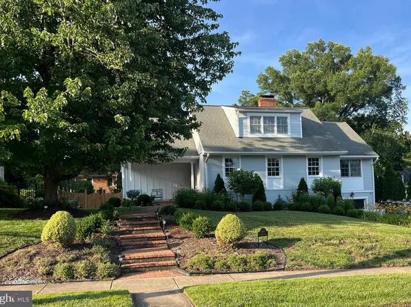 904 Waynewood Blvd, Alexandria, VA 22308
